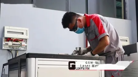 Customer Praise Fiber Laser Welding Machine for Electric Cabinet Factory 